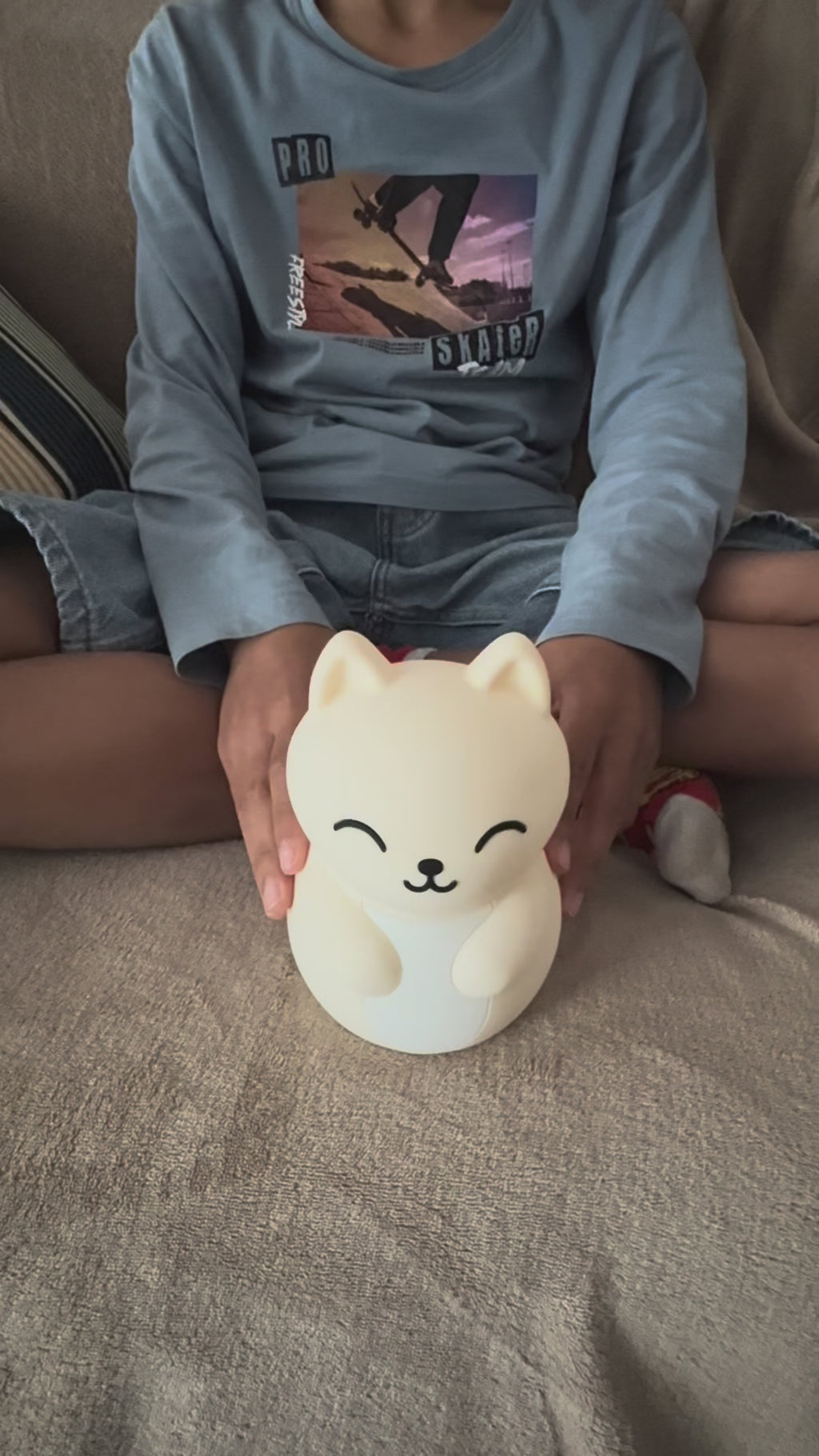 Céleste — Veilleuse rechargeable en silicone.